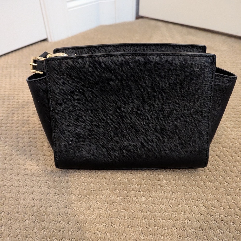 Michael Kors Black Shoulder Bag - Picture 3 of 8